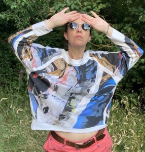 Claudia mit Sonnebrille